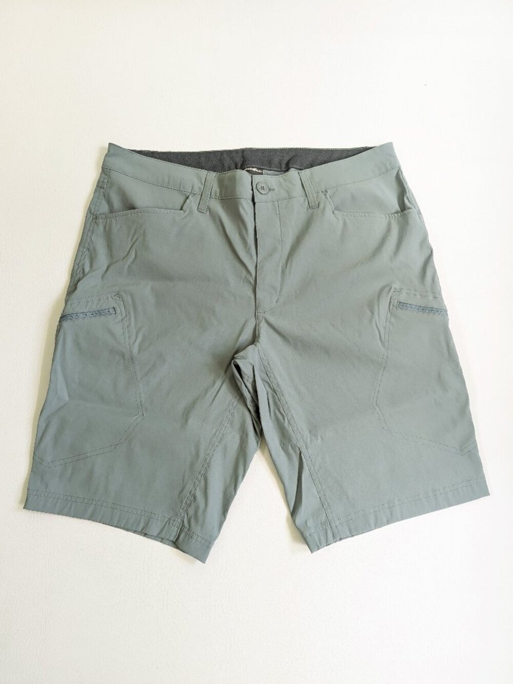 Eddie Bauer Men’s Storm Rainier Chino Shorts Size 38 Grey/Blue